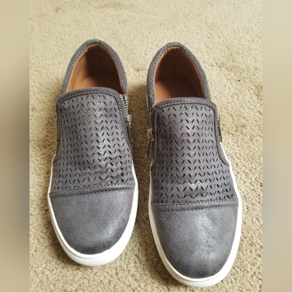 Report Footware womens size 8 - Picture 2 of 6